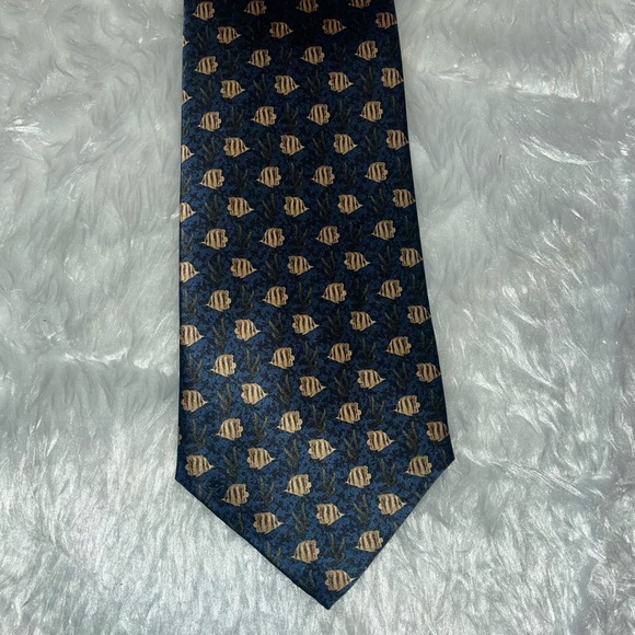 Lot of 3 Stonehenge 100% Silk Ties. Nautical Fish Theme 58 inches. - Picture 5 of 7